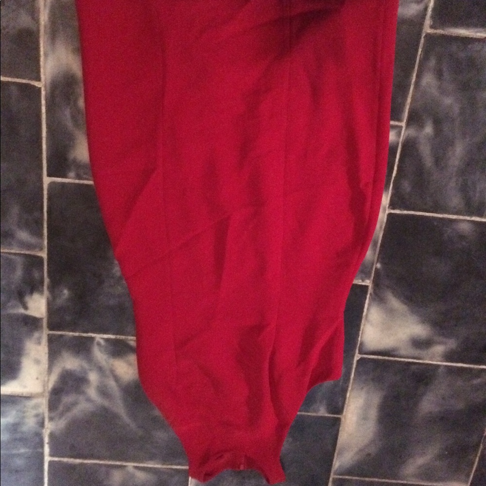 Red dress - Picture 2 of 3